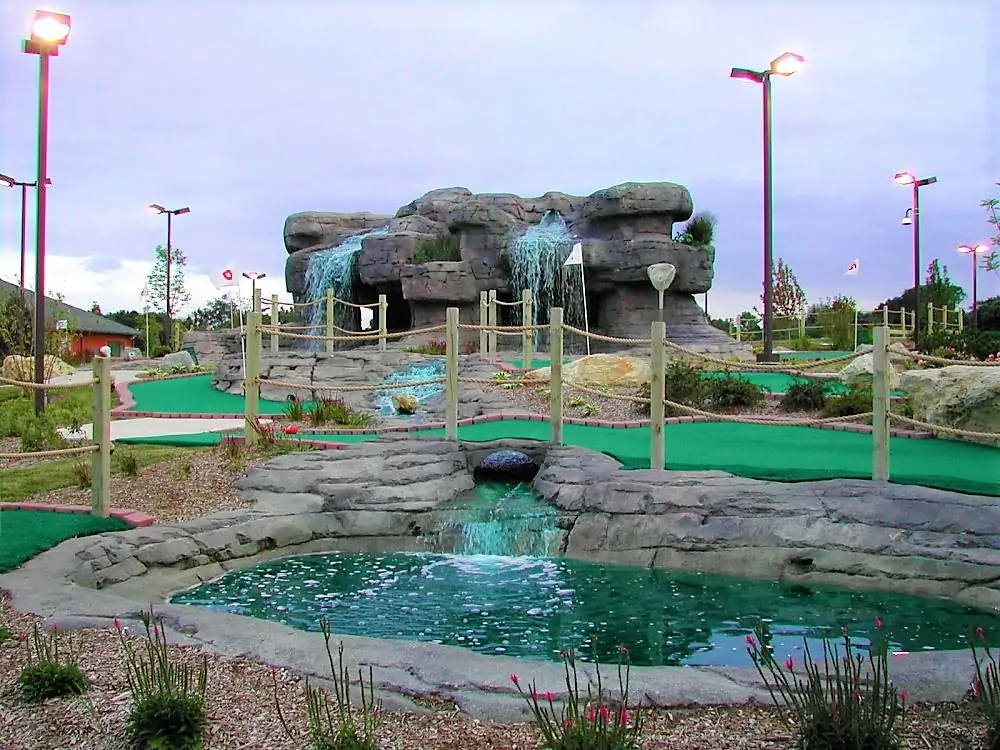 mini-golf-gunite-waterfall-and-cave-design-13-1