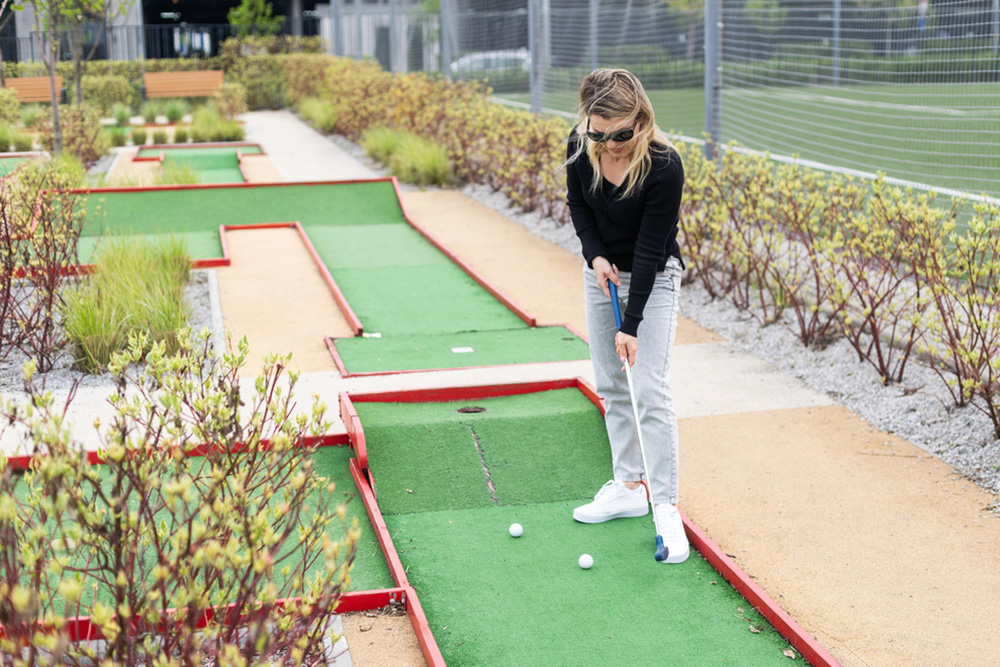 How Partner Marketing Enhances Mini Golf Course Exposure