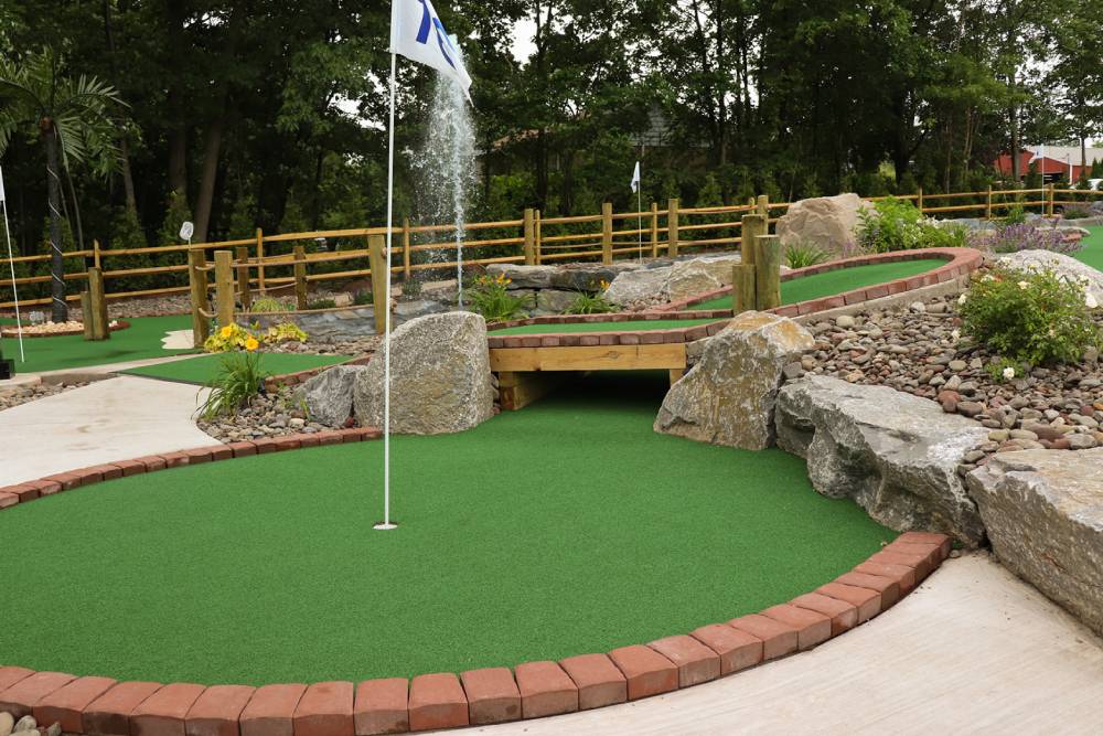 Why Every Recreational Space Needs A Professional Mini Golf Course Builder 